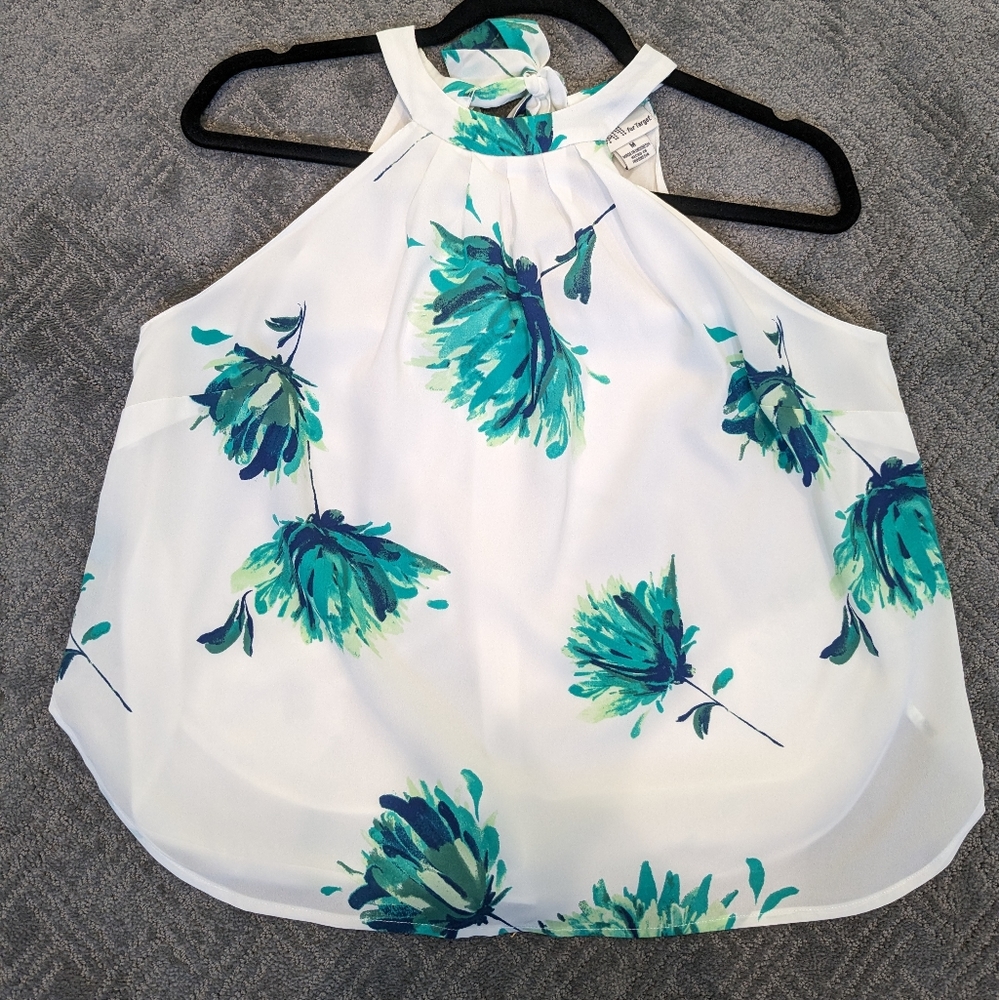 Isani sleeveless blouse. Size medium.